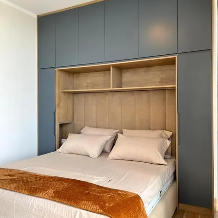 Golden Star 1 Apartment