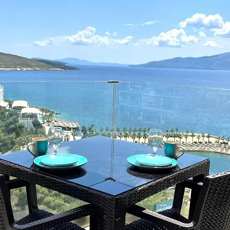 Apartment Golden Star 1 *