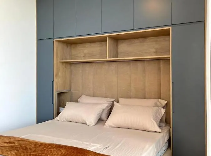 Golden Star 1 Apartment