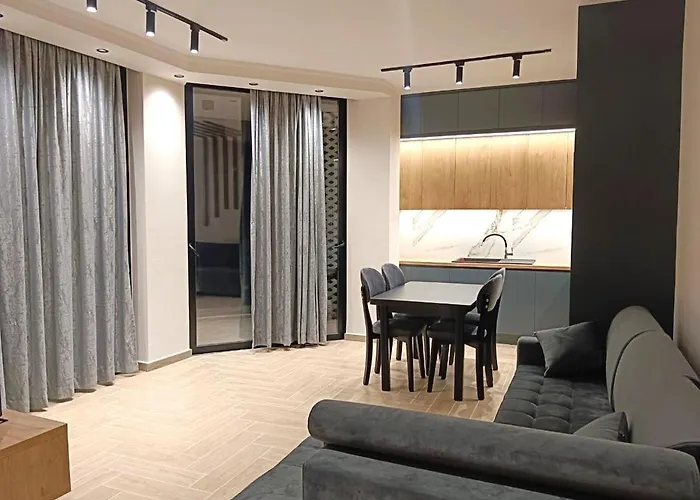 Apartment Golden Star 1 *